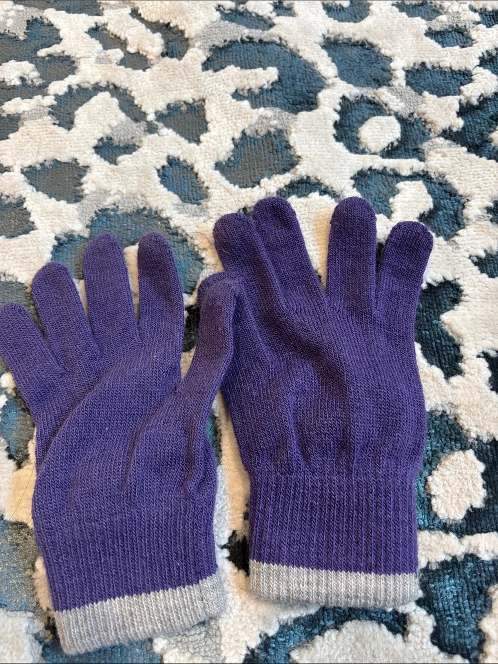 Purple Bow Knit Gloves - Cozy Winter Accessory